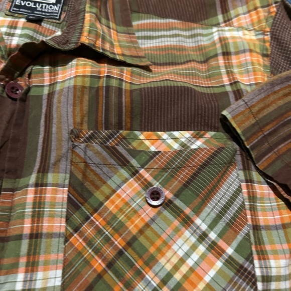 Men’s plaid short sleeve casual shirt - Picture 3 of 3